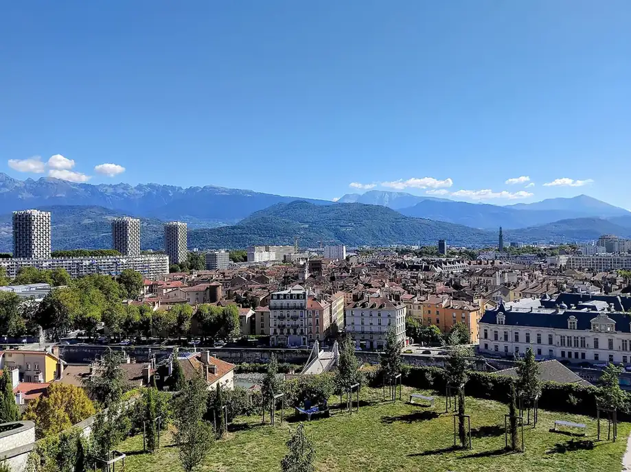 Vue de Grenoble pour contextualiser une stratégie SEO locale