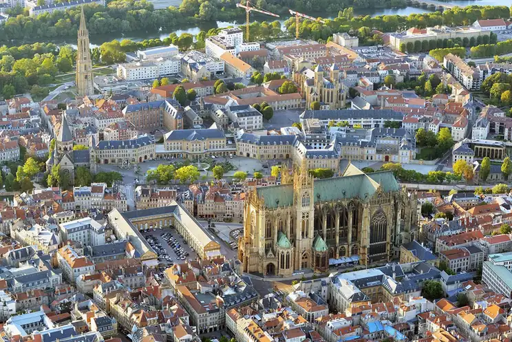 Vue de Metz pour contextualiser une stratégie SEO locale