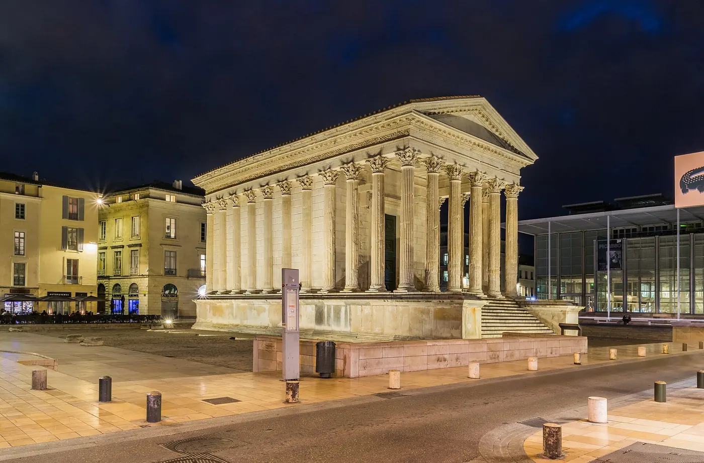 Vue de Nimes pour illustrer un projet de création de site internet local