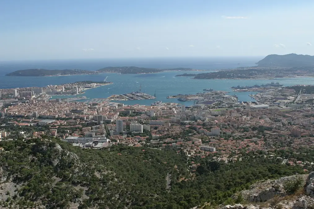 Vue de Toulon pour contextualiser une stratégie SEO locale